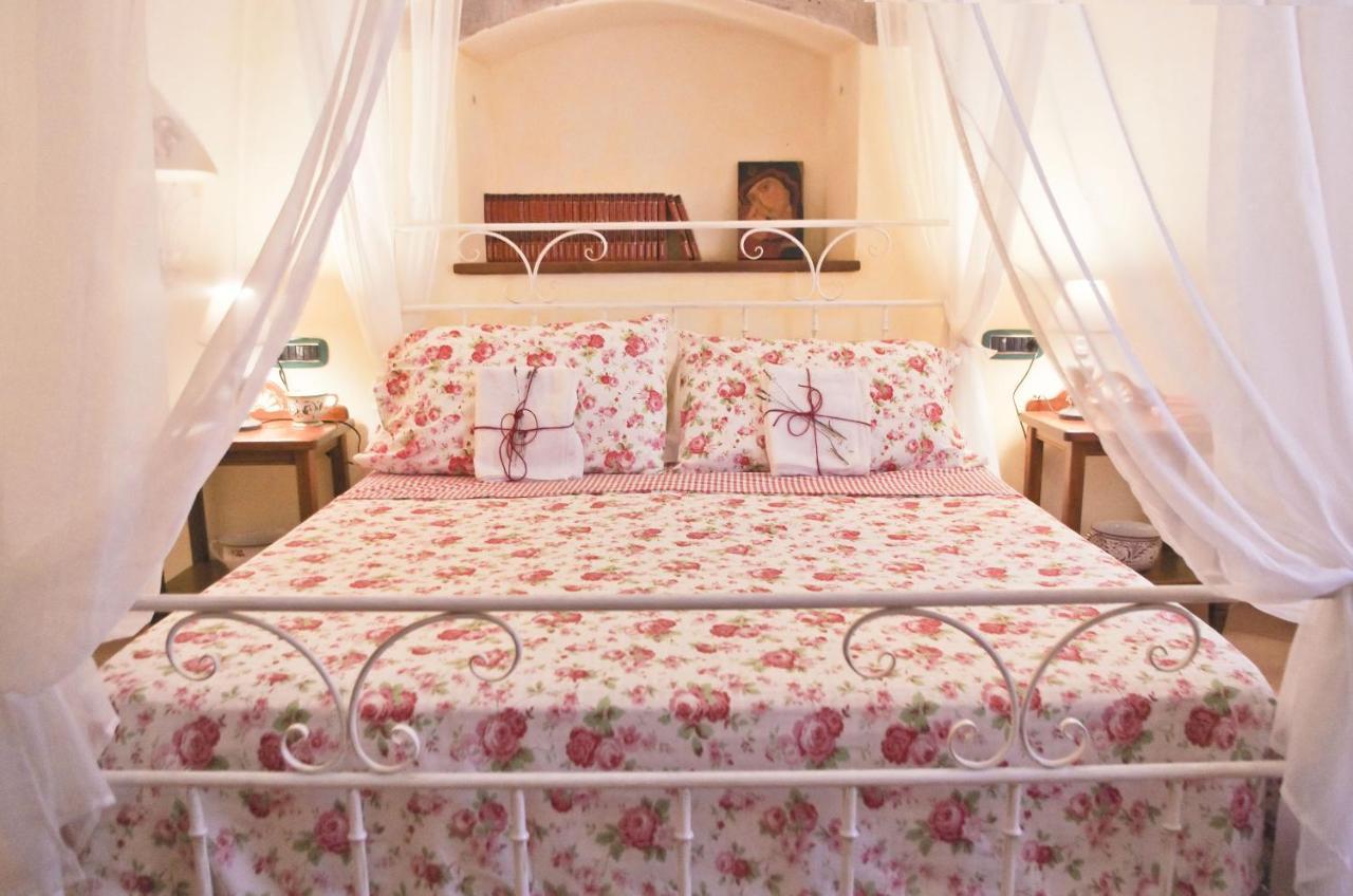Casa De Ajala - B&B De Charme In Antica Dimora Totalmente Ristrutturata E Dotata Di Tutti I Confort Bagni Privati Spazio Living Patio Esterno Ambienti Climatizzati Degustazioni Prodotti Locali Laconi Экстерьер фото